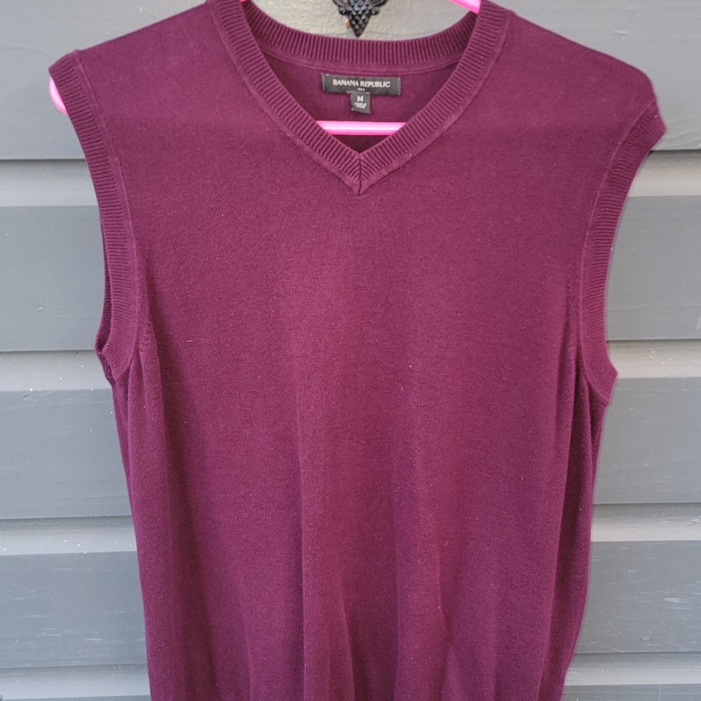 Banana Republic Women's Muscle Vest - Deep Burgundy